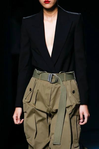 Look 17